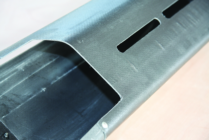 CFRT闆(pan)：玻纖增強熱(rè)塑性複合材(cái)料在軌道交(jiao)通的應用