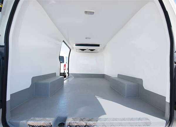 CFRT複合闆(pǎn)蒙皮冷(lěng)藏車具(jù)有良好(hao)冷藏密(mi)封效果(guo)